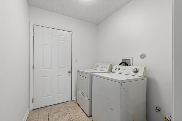 1210 SQUIREWOOD WAY, Columbia, MO 65203