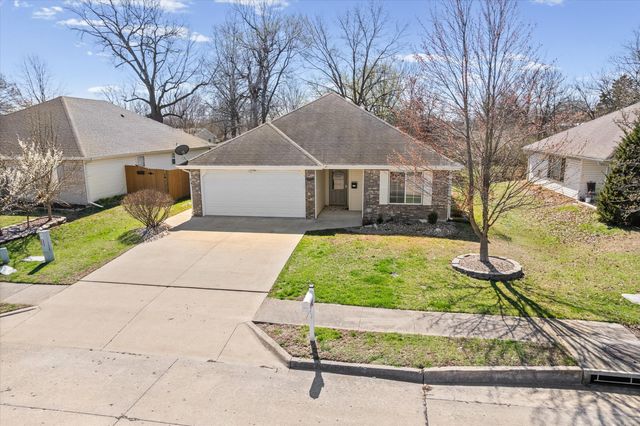 1210 SQUIREWOOD WAY, Columbia, MO 65203