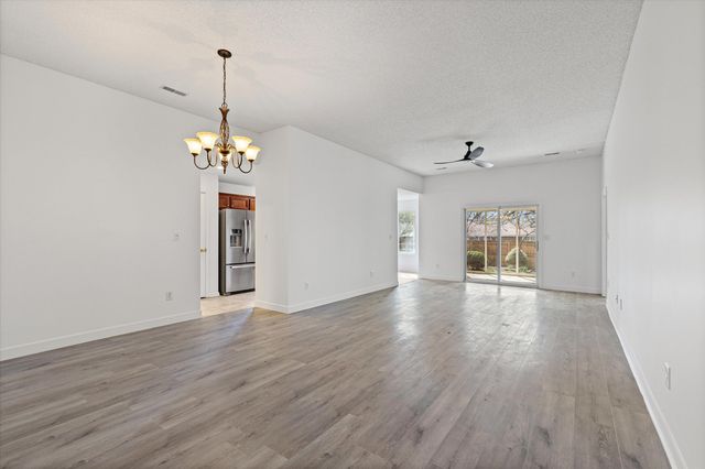 1210 SQUIREWOOD WAY, Columbia, MO 65203