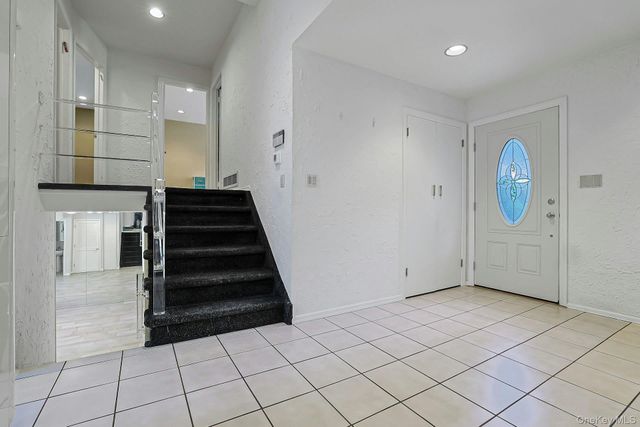 18 Scott Drive, New City, NY 10956