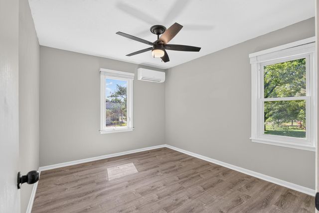 595 Kimball Street NE, Fridley, MN 55432