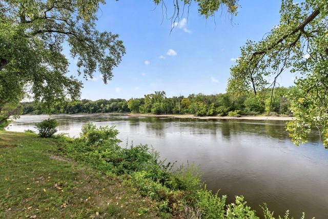 595 Kimball Street NE, Fridley, MN 55432