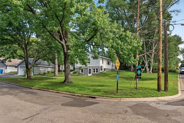 595 Kimball Street NE, Fridley, MN 55432