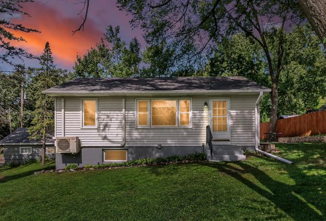 595 Kimball Street NE, Fridley, MN 55432