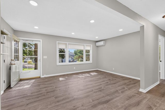 595 Kimball Street NE, Fridley, MN 55432