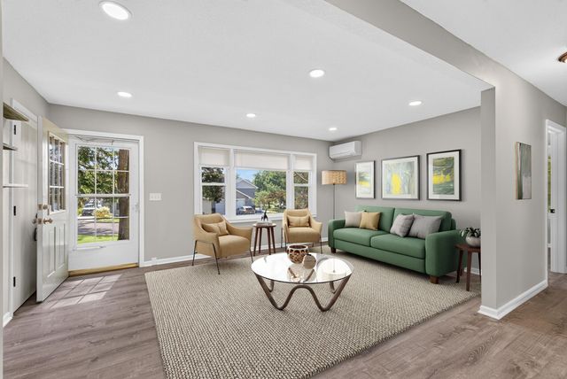 595 Kimball Street NE, Fridley, MN 55432