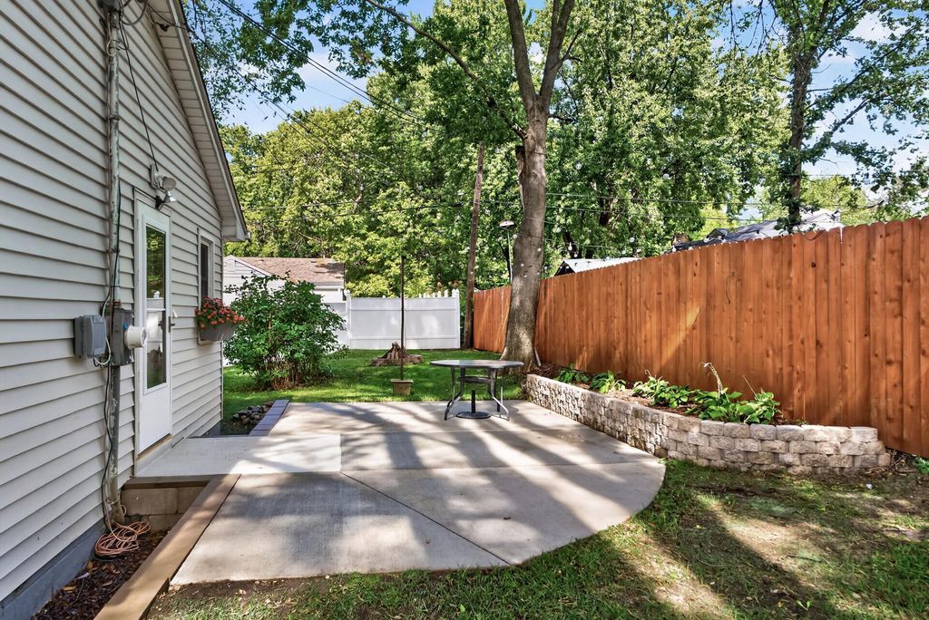 595 Kimball Street NE, Fridley, MN 55432 — photo 2