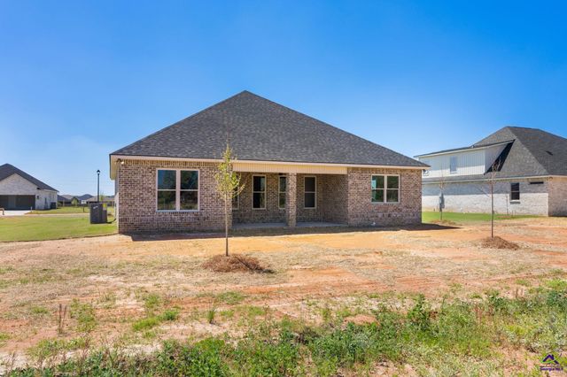 211 Farmland Circle, Perry, GA 31069