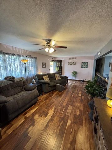 1205 W 14th Street Court, Chanute, KS 66720