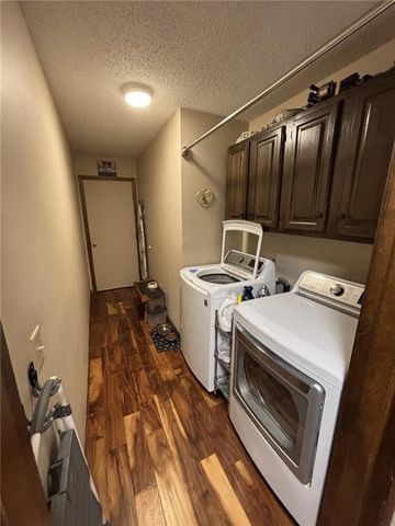 1205 W 14th Street Court, Chanute, KS 66720