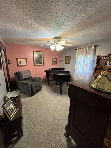 1205 W 14th Street Court, Chanute, KS 66720