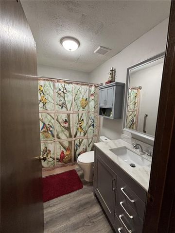 1205 W 14th Street Court, Chanute, KS 66720