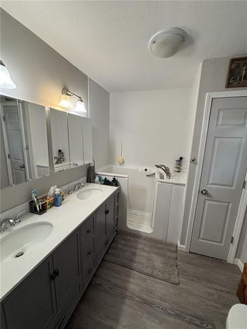 1205 W 14th Street Court, Chanute, KS 66720