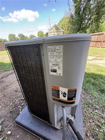 1205 W 14th Street Court, Chanute, KS 66720