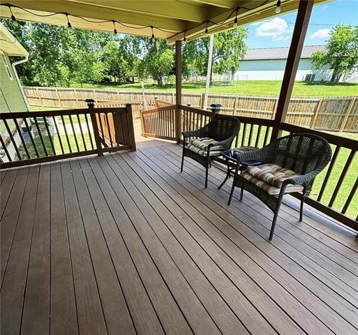 1205 W 14th Street Court, Chanute, KS 66720