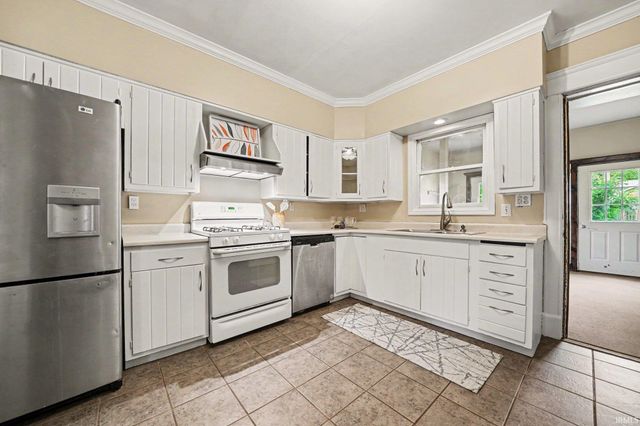 940 Lincoln Way East, Mishawaka, IN 46544
