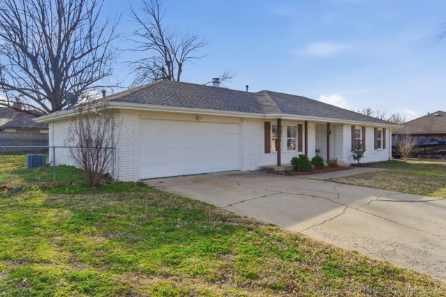 11809 N 104th East Avenue, Owasso, OK 74021