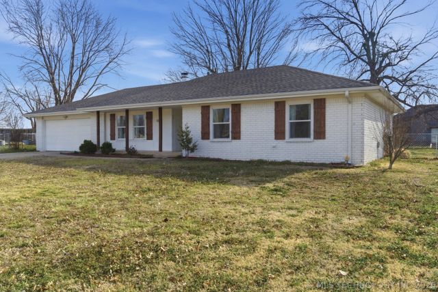 11809 N 104th East Avenue, Owasso, OK 74021