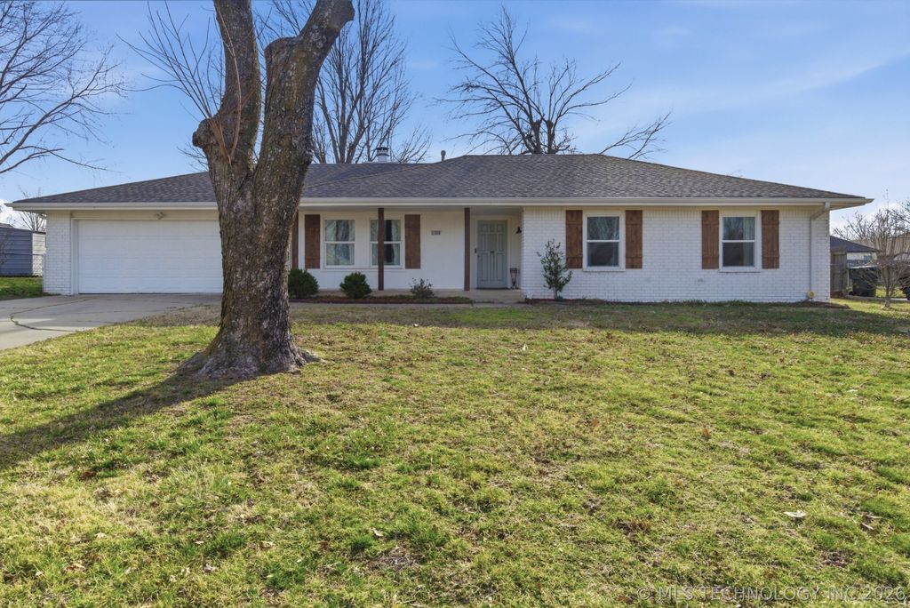 11809 N 104th East Avenue, Owasso, OK 74021