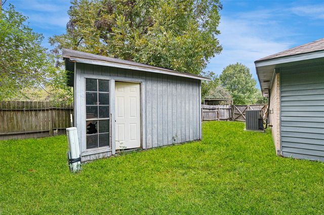 4205 Lariat Drive, Baytown, TX 77521