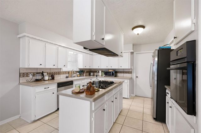 4205 Lariat Drive, Baytown, TX 77521