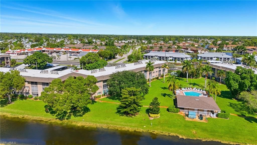 5435 Rattlesnake Hammock #E107, NAPLES, FL 34113 — exterior