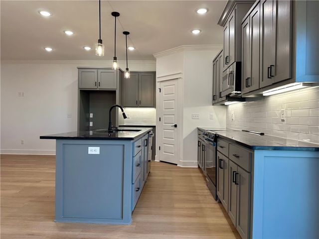 1 Carmarthen Lane, Bella Vista, AR 72715