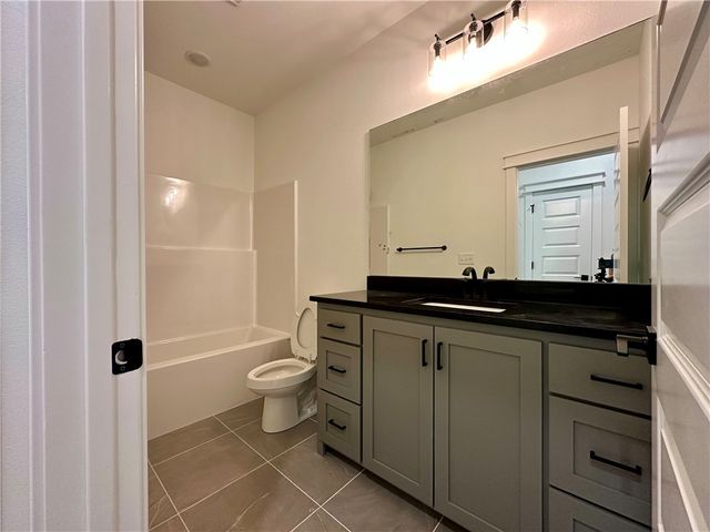 1 Carmarthen Lane, Bella Vista, AR 72715