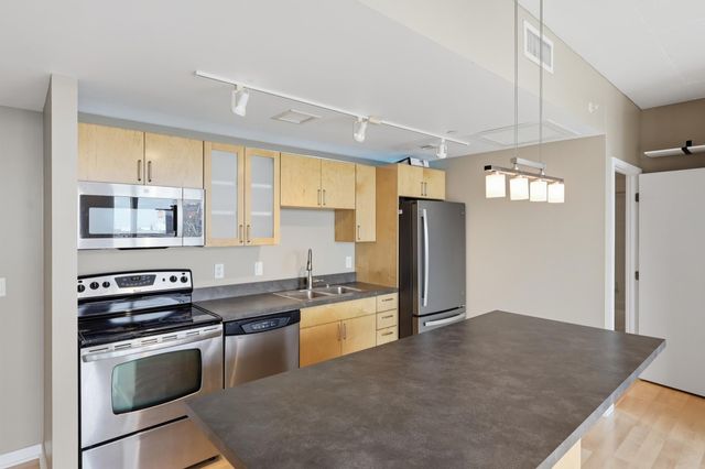 8161 33rd Avenue S 804, Bloomington, MN 55425