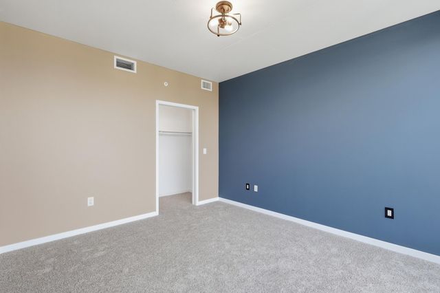 8161 33rd Avenue S 804, Bloomington, MN 55425
