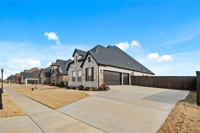 4601 SW Hollowbrook Street, Bentonville, AR 72713