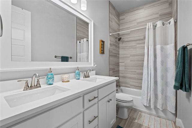 4601 SW Hollowbrook Street, Bentonville, AR 72713