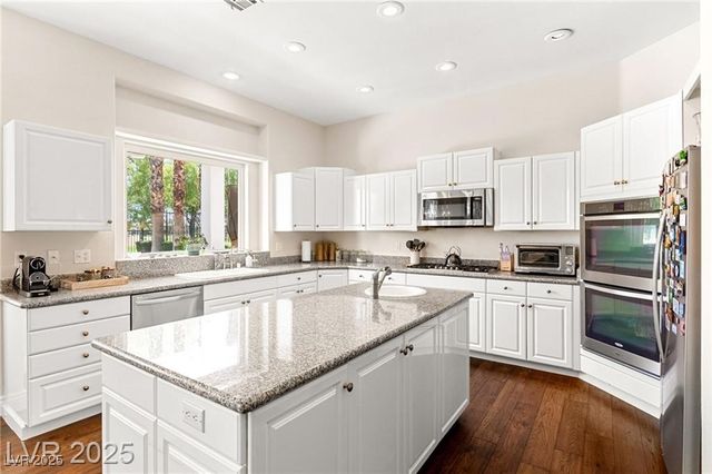 8901 Robinson Ridge Drive, Las Vegas, NV 89117