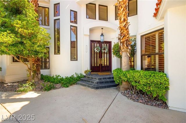 8901 Robinson Ridge Drive, Las Vegas, NV 89117