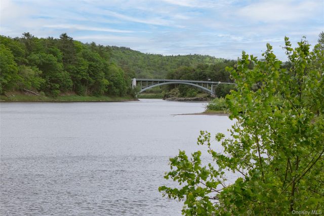 95 2nd Avenue, Narrowsburg, NY 12764