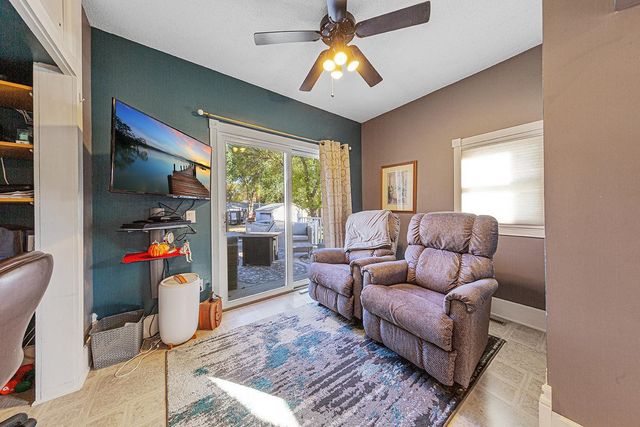 210 4th Street S, Gaylord, MN 55334