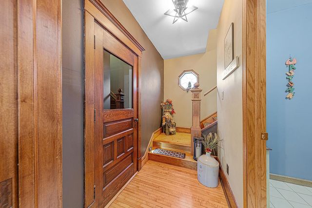 210 4th Street S, Gaylord, MN 55334