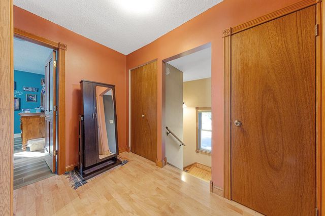 210 4th Street S, Gaylord, MN 55334