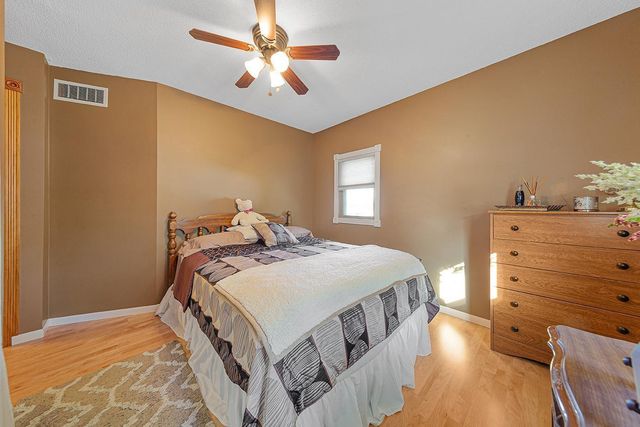 210 4th Street S, Gaylord, MN 55334