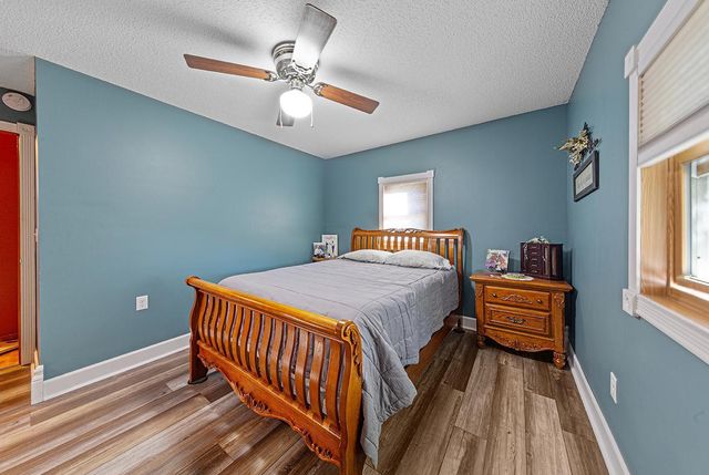 210 4th Street S, Gaylord, MN 55334