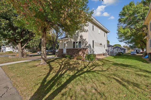 210 4th Street S, Gaylord, MN 55334