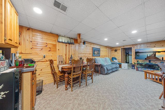 210 4th Street S, Gaylord, MN 55334