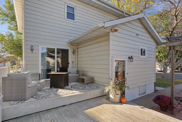 210 4th Street S, Gaylord, MN 55334