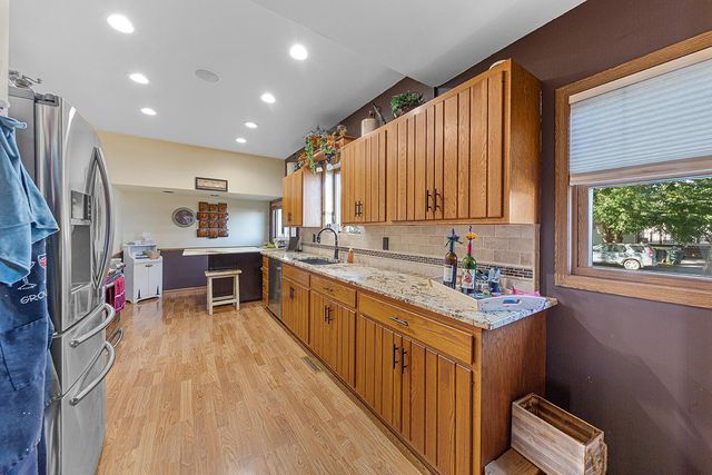 210 4th Street S, Gaylord, MN 55334