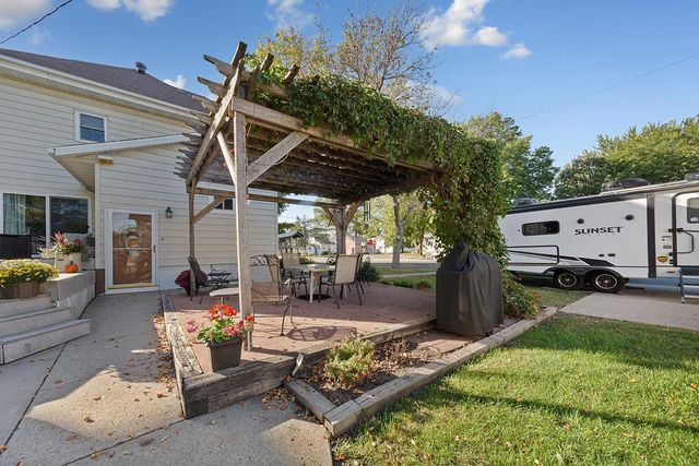 210 4th Street S, Gaylord, MN 55334