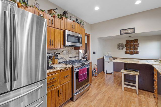 210 4th Street S, Gaylord, MN 55334