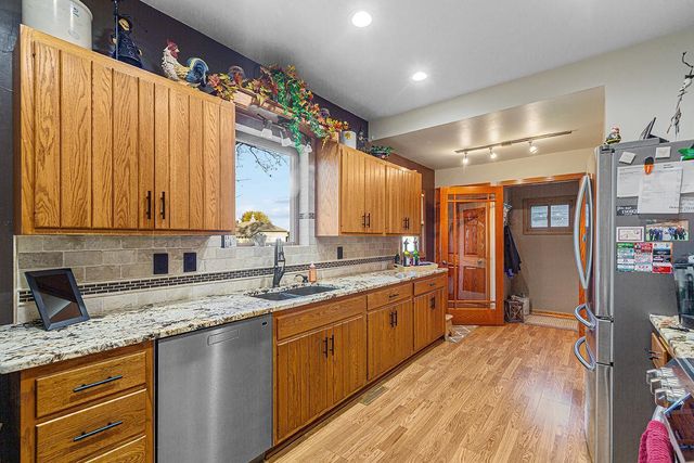 210 4th Street S, Gaylord, MN 55334