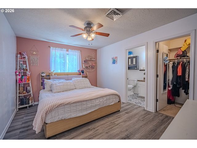 3126 S LA COSTA Loop, Salem, OR 97302