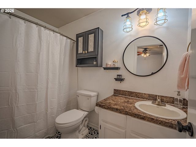 3126 S LA COSTA Loop, Salem, OR 97302