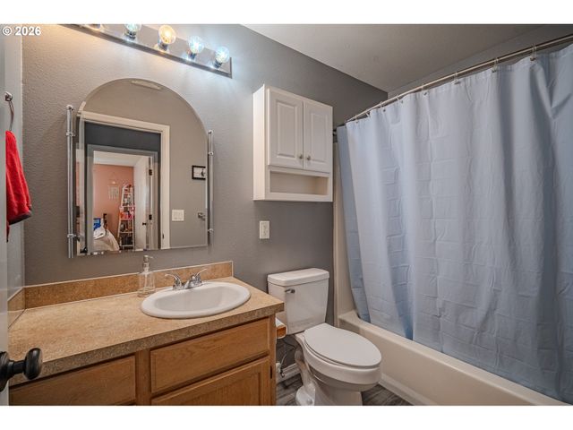 3126 S LA COSTA Loop, Salem, OR 97302